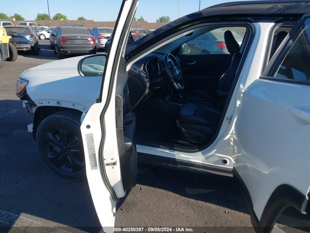 3C4NJCBB9KT749307 Jeep Compass Altitude Fwd