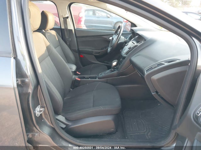 Ford FOCUS SE 2017 1FADP3F24HL276821 Image 5