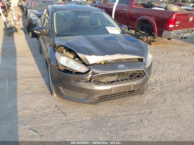 Ford FOCUS SE 2017 1FADP3F24HL276821 Image 6