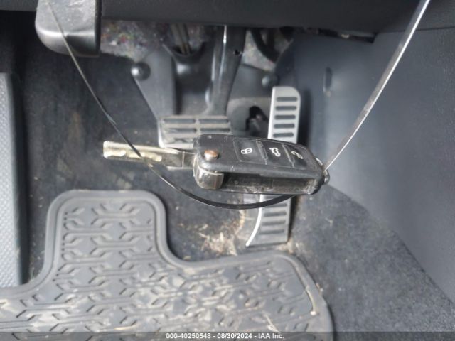 1VWDT7A31HC033347 Volkswagen Passat 1.8t R-line