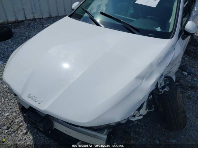 5XXG14J23NG085618 KIA K5 LXS