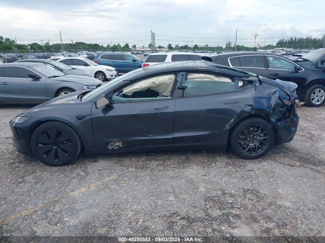 Tesla Model 3 Rear-wheel Drive 2024 5YJ3E1EA3RF733695 Image 13