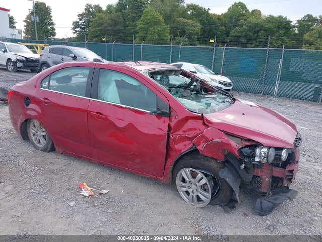 Chevrolet Sonic Lt Auto 2015 1G1JC5SH2F4152223 Image 1