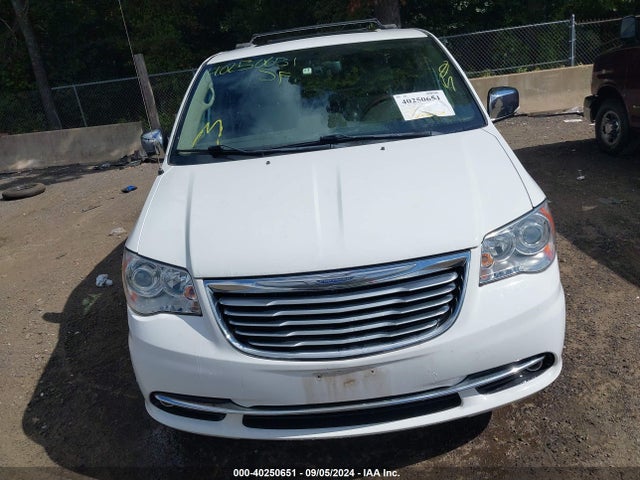 2C4RC1GG5GR306490 Chrysler Town & Country Limited Platinum