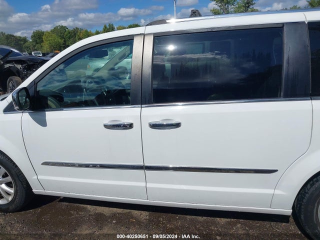 2C4RC1GG5GR306490 Chrysler Town & Country Limited Platinum