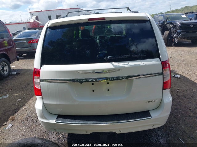2C4RC1GG5GR306490 Chrysler Town & Country Limited Platinum