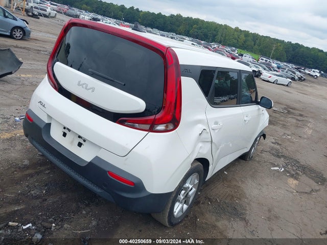 KIA SOUL LX 2022 KNDJ23AU1N7163157 Image 4