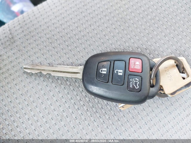 Toyota Rav4 Xle 2016 2T3WFREV1GW268434 Image 11