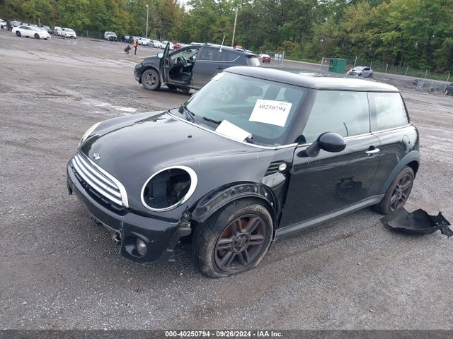 2011 MINI COOPER WMWSU3C55BT091948 Photo 1