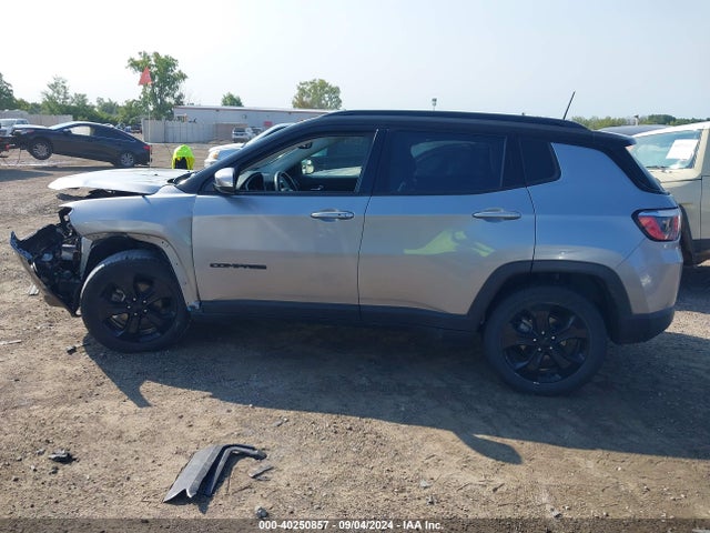3C4NJCBB0JT327280 Jeep Compass Altitude Fwd