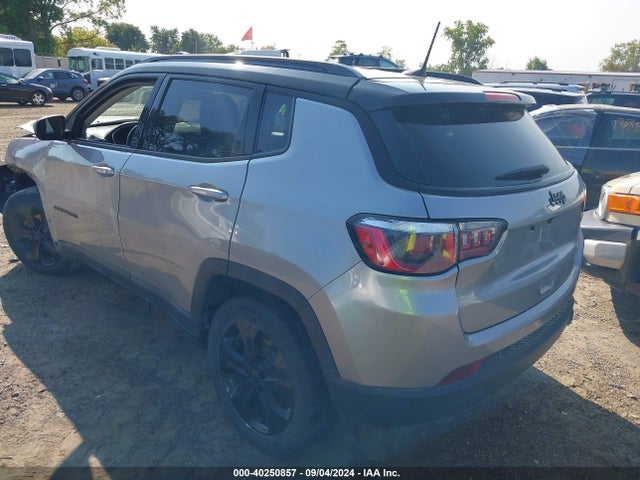 3C4NJCBB0JT327280 Jeep Compass Altitude Fwd