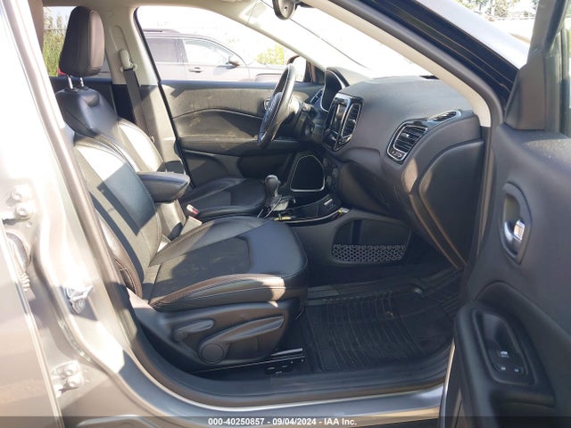 3C4NJCBB0JT327280 Jeep Compass Altitude Fwd