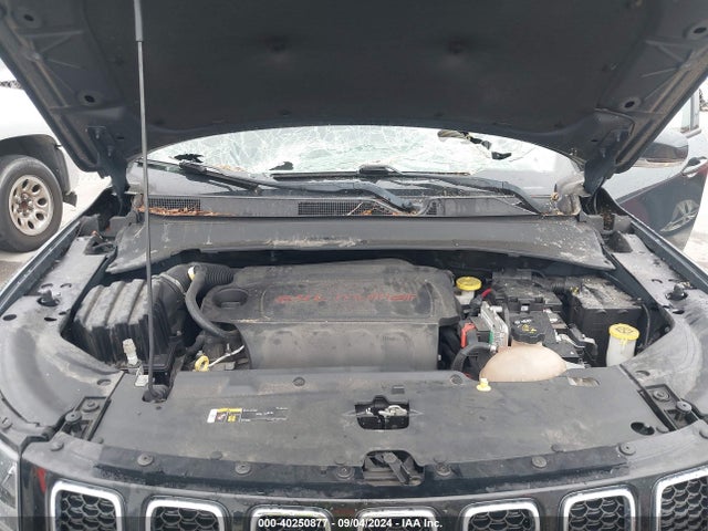 3C4NJCCB4JT410967 Jeep Compass Limited Fwd