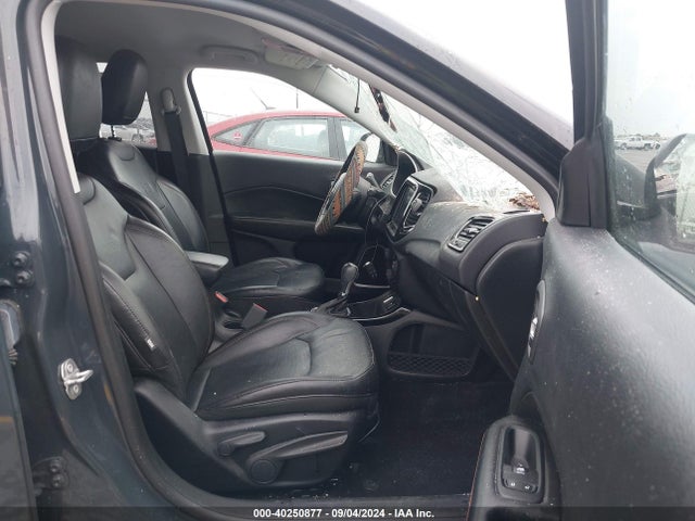 3C4NJCCB4JT410967 Jeep Compass Limited Fwd