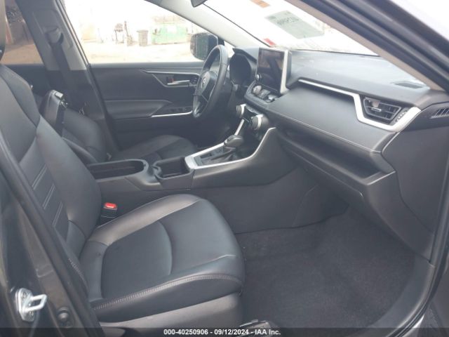 2T3A1RFV2RC408289 Toyota Rav4 Xle Premium