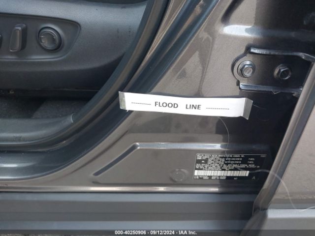 2T3A1RFV2RC408289 Toyota Rav4 Xle Premium