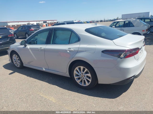 Toyota CAMRY LE 2024 4T1C11AK7RU211830 Image 3