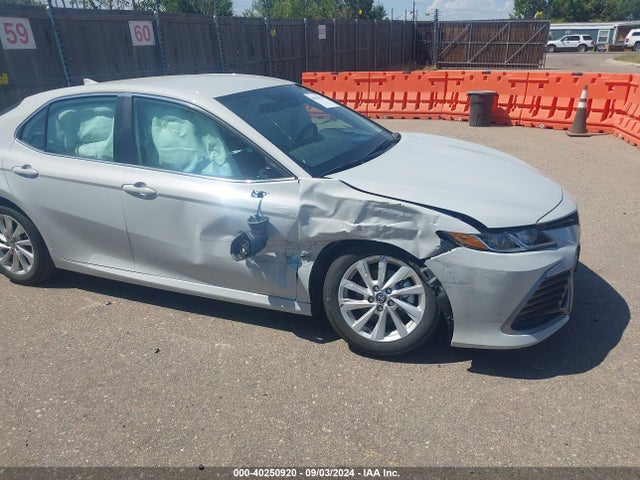 Toyota CAMRY LE 2024 4T1C11AK7RU211830 Image 6