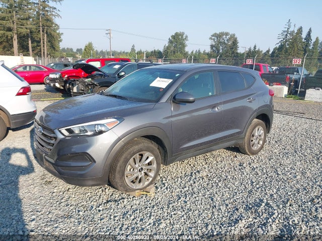 Hyundai TUCSON SE 2018 KM8J23A42JU808888 Image 2