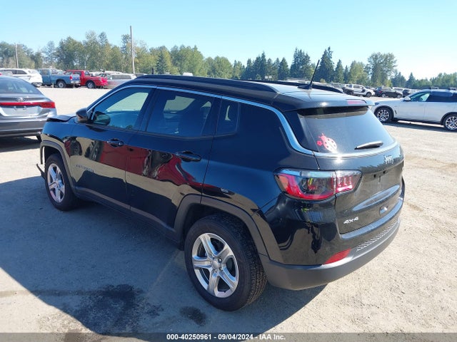 Jeep Compass Latitude 4x4 2023 3C4NJDBN2PT563678 Image 3