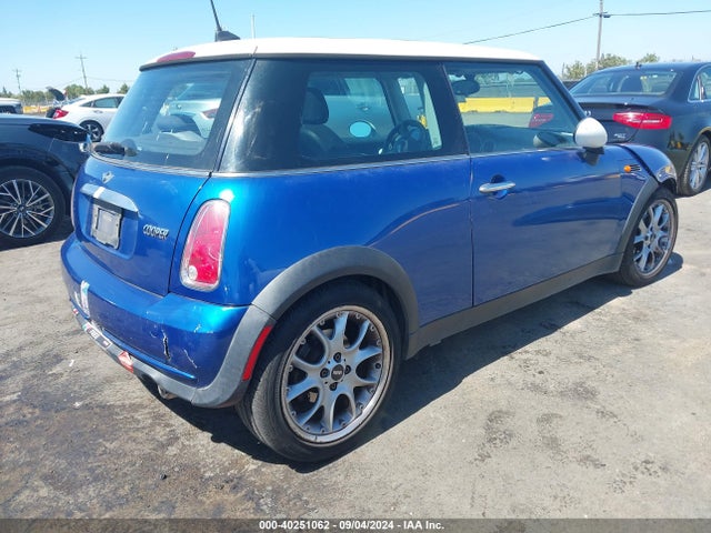 2006 MINI COOPER WMWRC33596TJ79859 Photo 3