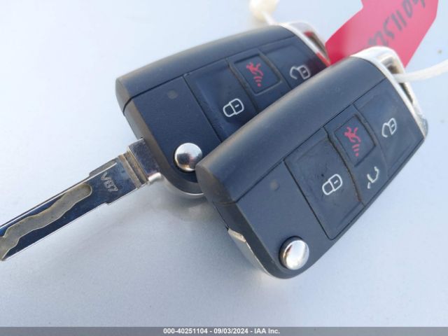 WVWKR7AU2KW910855 Volkswagen E-golf Se