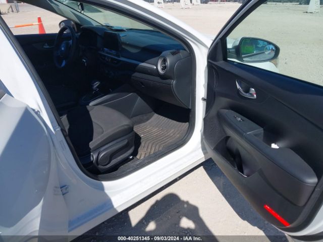 3KPF24AD1ME290503 KIA FORTE FE