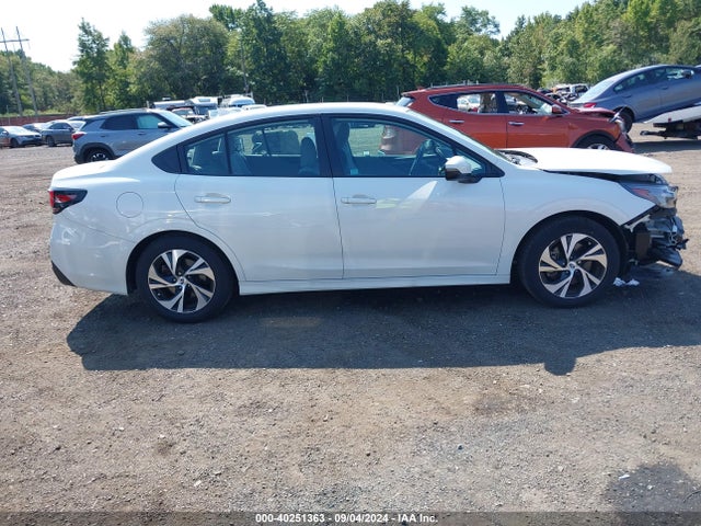 4S3BWAC62P3004735 Subaru Legacy Premium