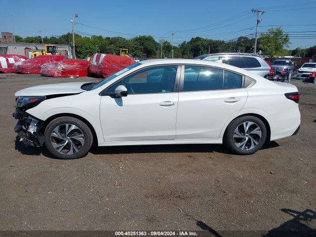 4S3BWAC62P3004735 Subaru Legacy Premium