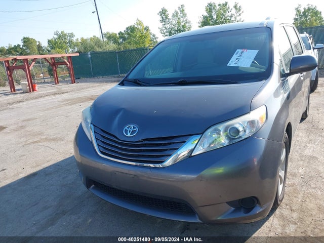 Toyota Sienna Le 8 Passenger 2017 5TDKZ3DC0HS815375 Image 12