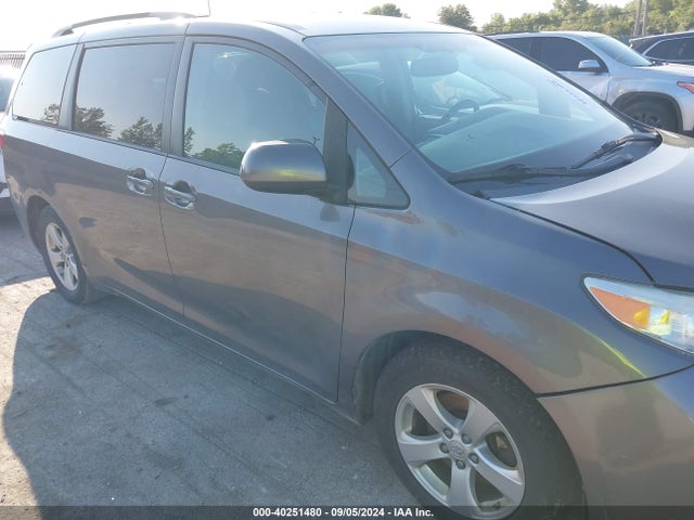 Toyota Sienna Le 8 Passenger 2017 5TDKZ3DC0HS815375 Image 13