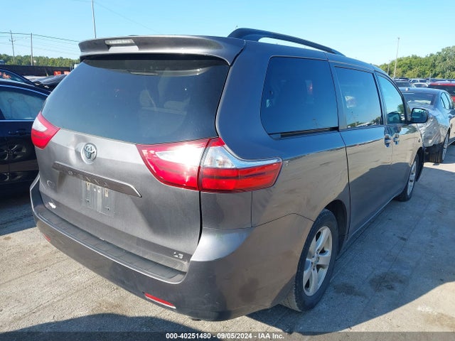 Toyota Sienna Le 8 Passenger 2017 5TDKZ3DC0HS815375 Image 4