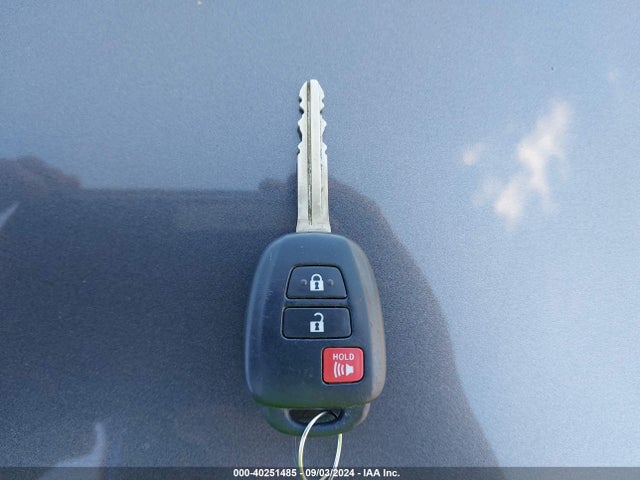 Toyota RAV4 LE 2015 2T3BFREV0FW245398 Image 11