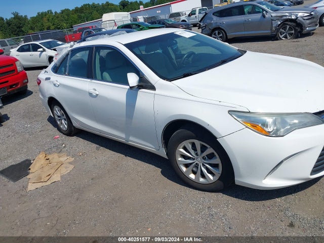 Toyota CAMRY LE 2015 4T4BF1FK9FR446401 main image