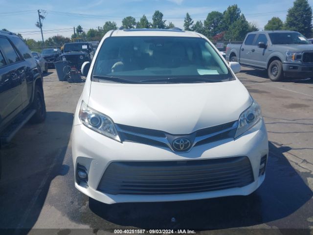 5TDYZ3DC0JS908980 Toyota Sienna Xle 8 Passenger