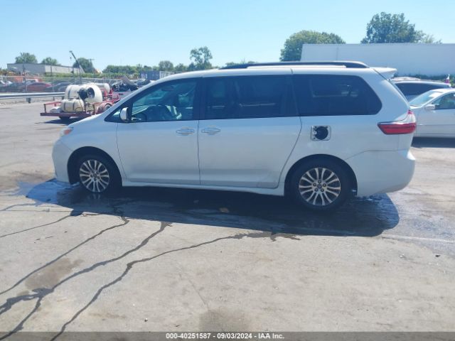 5TDYZ3DC0JS908980 Toyota Sienna Xle 8 Passenger