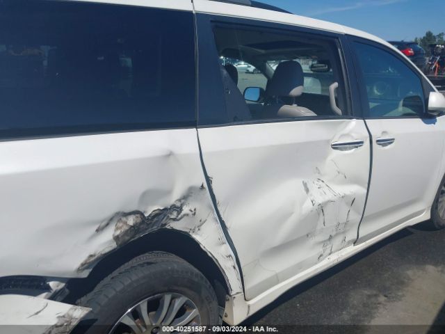 5TDYZ3DC0JS908980 Toyota Sienna Xle 8 Passenger