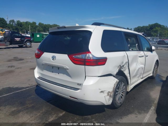 5TDYZ3DC0JS908980 Toyota Sienna Xle 8 Passenger