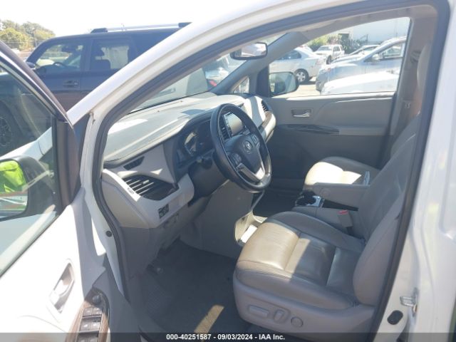5TDYZ3DC0JS908980 Toyota Sienna Xle 8 Passenger