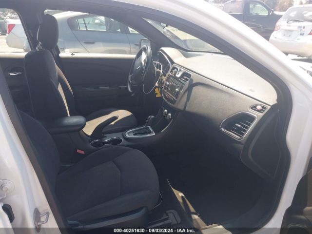 1C3CCBBG4EN107061 Chrysler 200 Touring