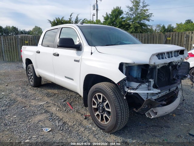 Toyota Tundra Sr5 5.7l V8 2015 5TFDY5F17FX421091 головне зображення