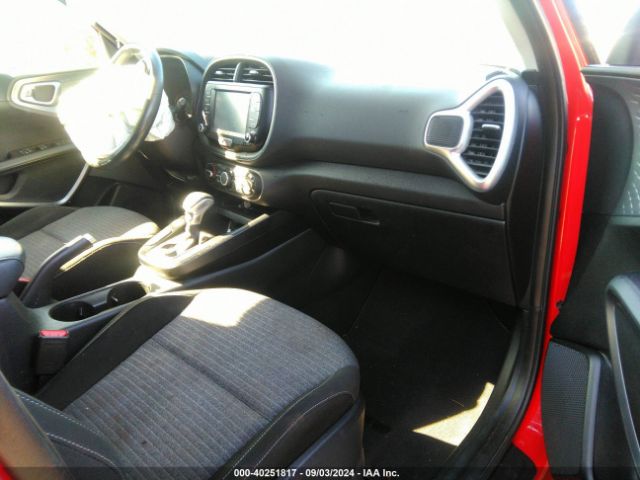 KNDJ63AU8L7053238 KIA Soul Gt-line