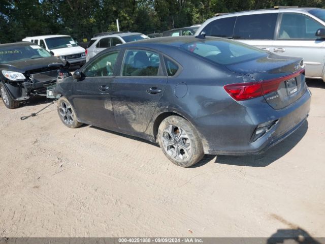 3KPF24AD9ME287512 KIA Forte Lxs