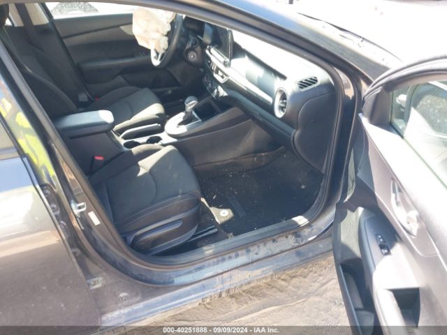 3KPF24AD9ME287512 KIA Forte Lxs