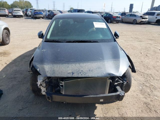 3KPF24AD9ME287512 KIA Forte Lxs
