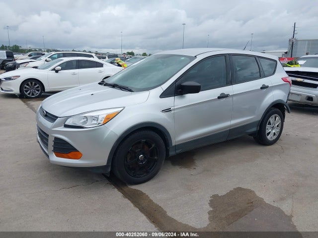 Ford ESCAPE S 2014 1FMCU0F70EUA62001 Image 2