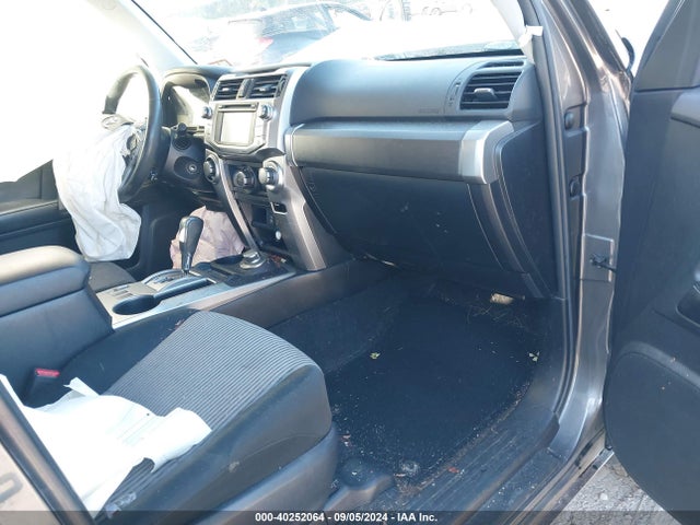 Toyota 4RUNNER SR5 2014 JTEBU5JR6E5170814 Image 5