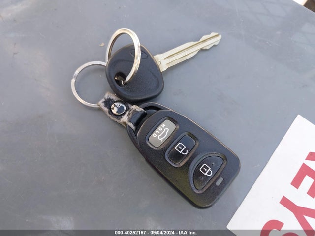 KMHD84LFXJU677922 Hyundai ELANTRA SEL