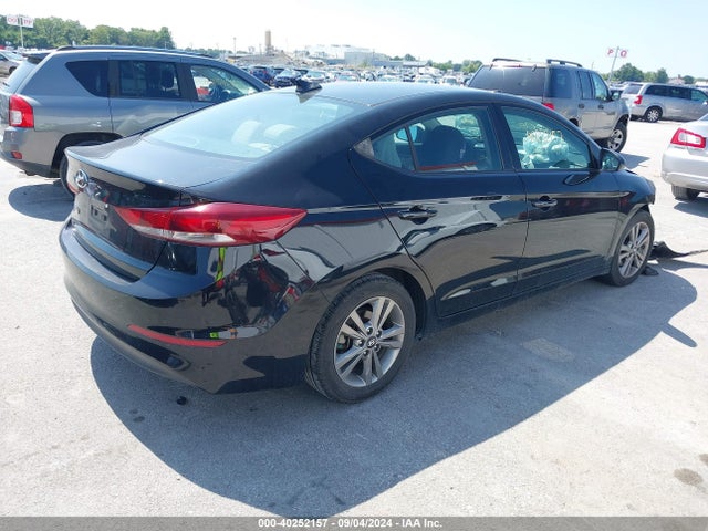 KMHD84LFXJU677922 Hyundai ELANTRA SEL