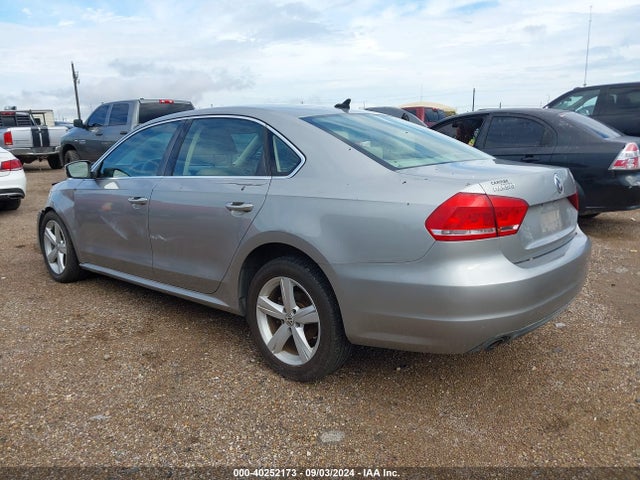 1VWBH7A3XEC015532 Volkswagen Passat 2.5l Se